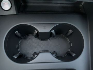 Car image 32