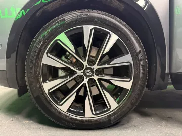 Car image 27