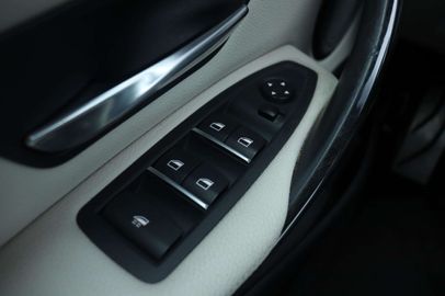 Car image 36