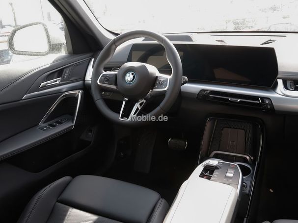 BMW iX1 eDrive20 M Sport 150 kW image number 5