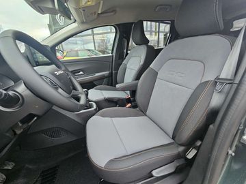 Car image 10