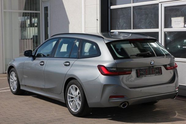 BMW 318i Touring 115 kW image number 3