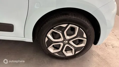 Car image 20