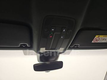 Car image 32