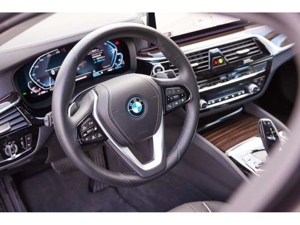 BMW 530 e 215 kW image number 18