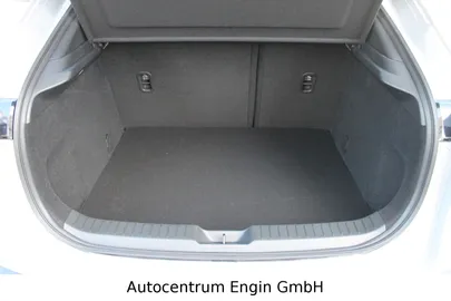Car image 32