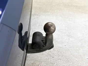 Car image 35