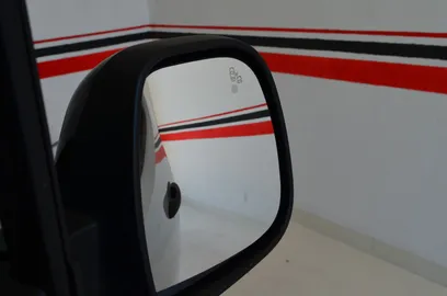 Car image 39