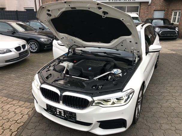 BMW 520i Touring 135 kW image number 30