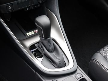 Car image 10