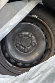 Car image 24
