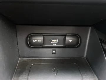 Car image 38