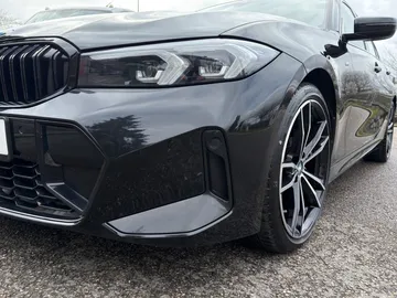 Car image 27