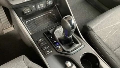 Car image 11