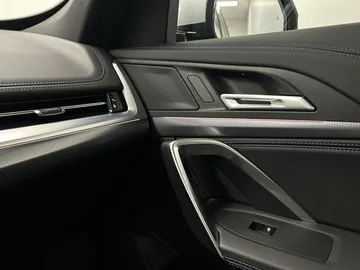 Car image 38