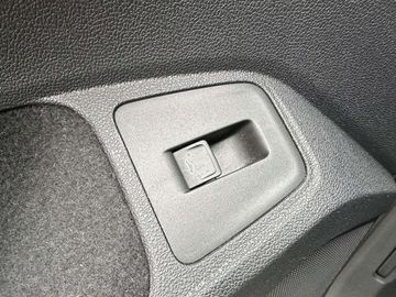 Car image 36