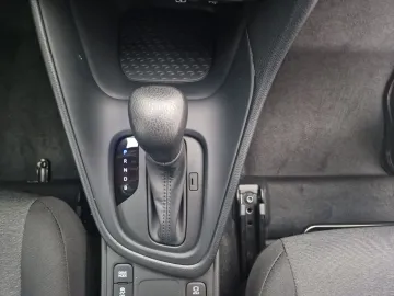 Car image 24