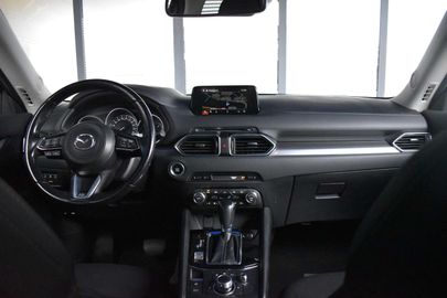 Car image 16