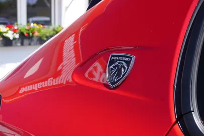 Car image 32