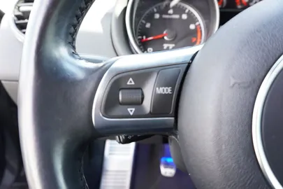 Car image 40