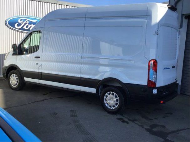 Ford E-Transit 350 Trend 135 kW image number 7