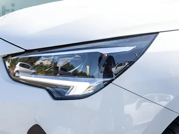 Car image 25