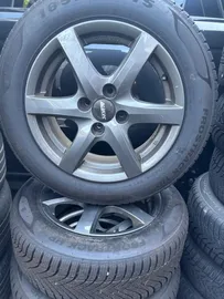 Car image 19