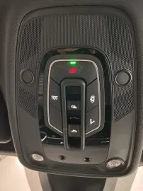Car image 32