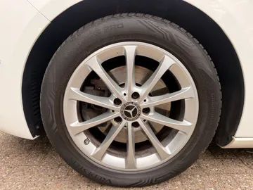 Car image 31