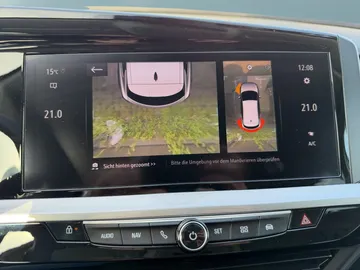 Car image 24