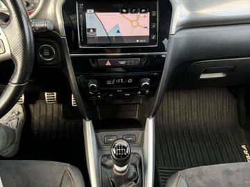 Car image 14