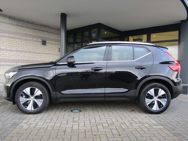 Volvo XC40 T4 Plus Bright 155 kW image number 4