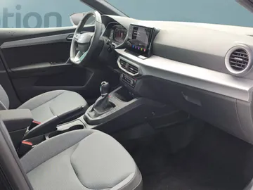 Car image 19