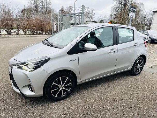 Toyota Yaris Hybrid 74 kW image number 12