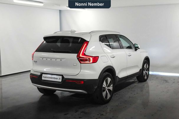 Volvo XC40 Recharge Plug-in Hybrid T4 155 kW image number 3