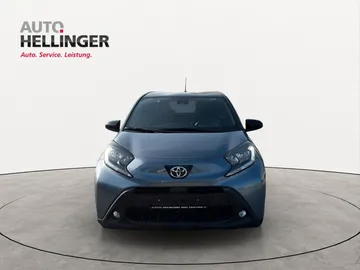 Car image 4