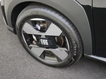 Car image 32