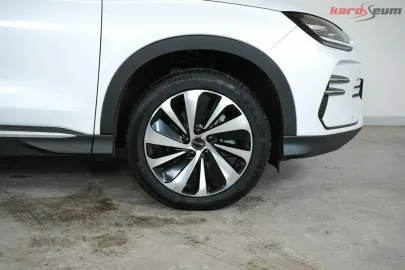 Car image 36