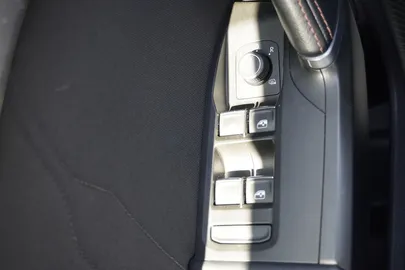 Car image 29