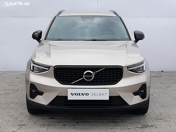 Volvo XC40 B3 Plus 120 kW image number 2