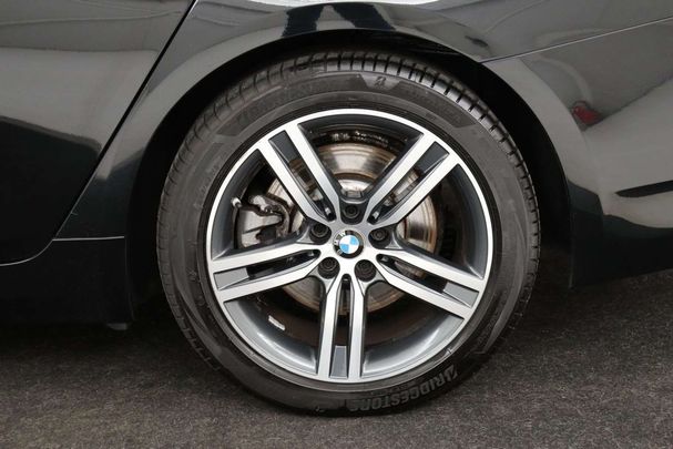 BMW 520i Touring 135 kW image number 32