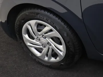 Car image 29