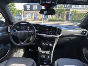 Car image 13