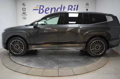 Car image 3