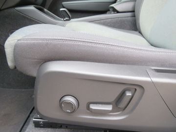 Car image 28