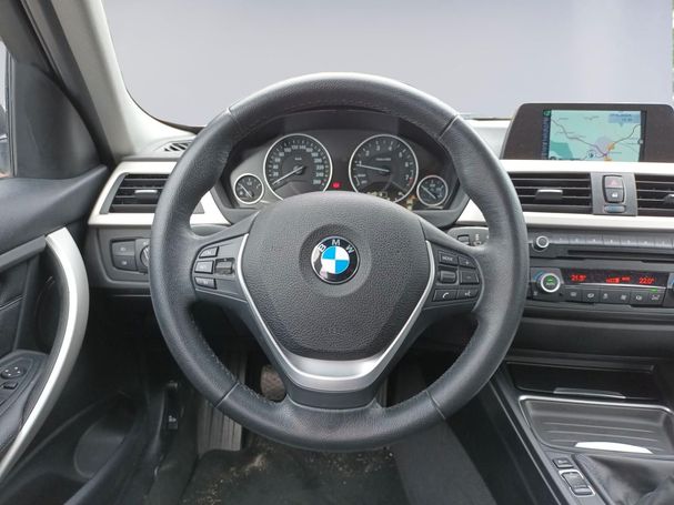 BMW 320i 135 kW image number 11