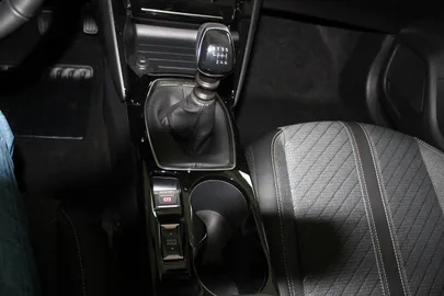 Car image 13