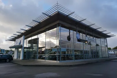 Car image 18