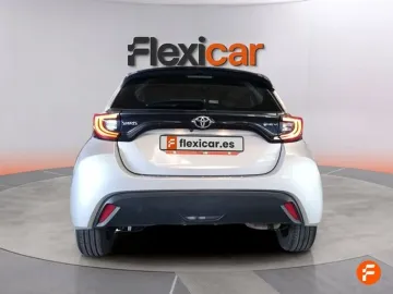 Car image 5