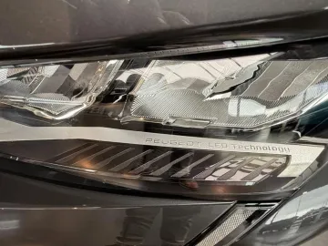 Car image 38